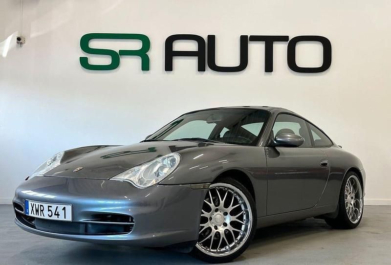 Silver Begagnad 2002 Porsche 911 Carrera Sportkupé | 369 900 kr (Marknadspris) - Bild 1/4