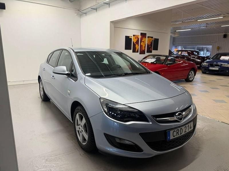 Begagnad Opel Astra Enjoy 116 HK (85 kW) 2014 Grå Halvkombi