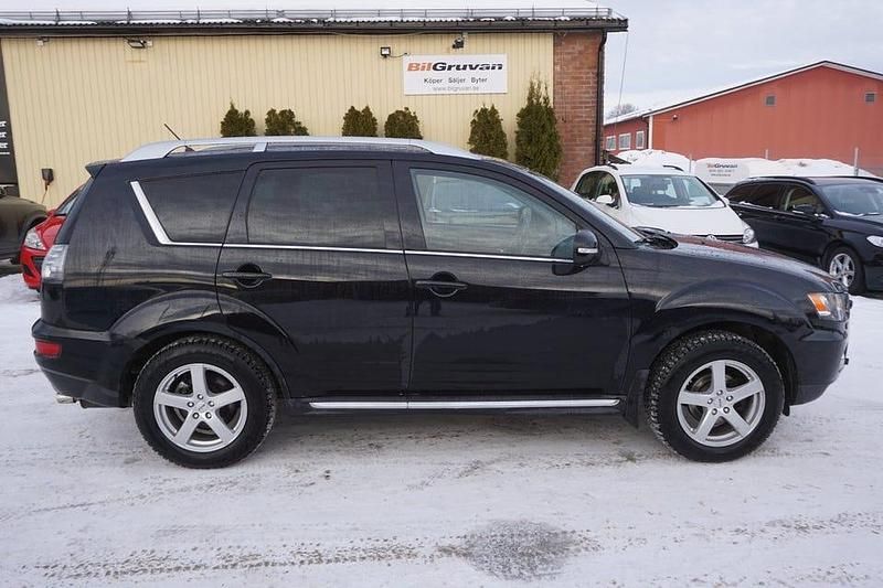 Begagnad Mitsubishi Outlander 156 HK (114 kW) 2010 Svart SUV