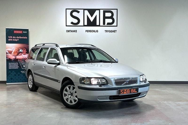 Ljusgrå Begagnad 2002 Volvo V70 Kombi | 34 900 kr (Lite dyr) - Bild 1/4