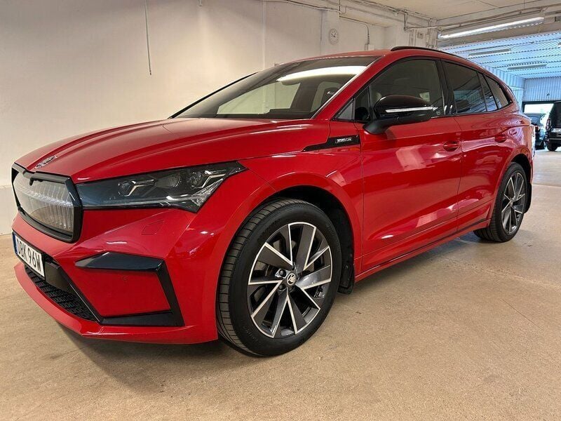 Röd Begagnad 2022 Skoda Enyaq iV SportLine SUV | 365 000 kr (Bra pris) - Bild 1/4