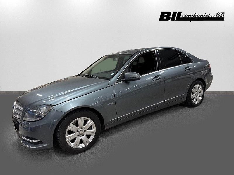 Grå Begagnad 2012 Mercedes C200 Sedan | 129 000 kr (Marknadspris) - Bild 1/4