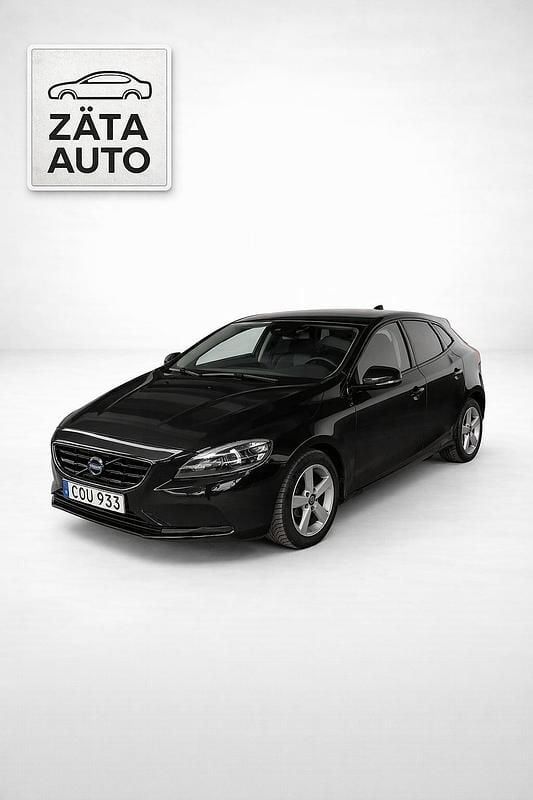 Begagnad Volvo V40 Momentum 180 HK (132 kW) 2014 Svart Halvkombi