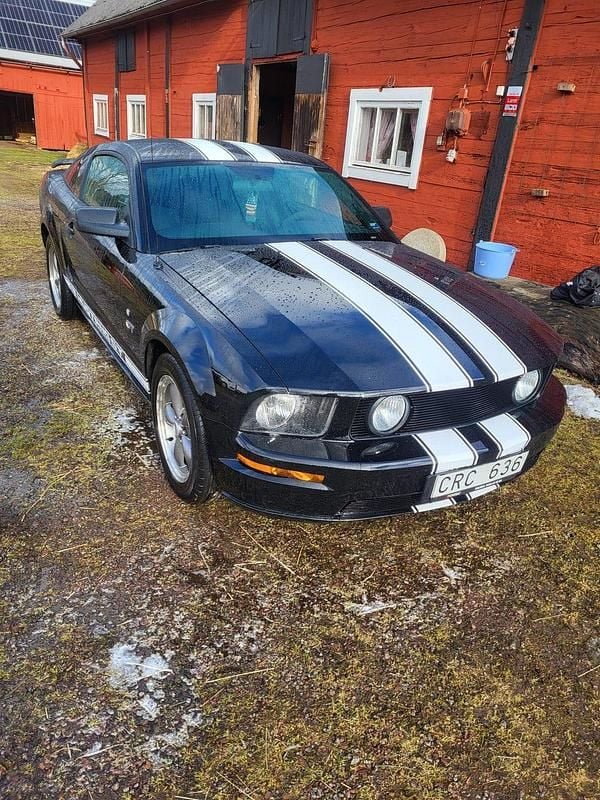 Begagnad Ford Mustang GT 304 HK (223 kW) 2006