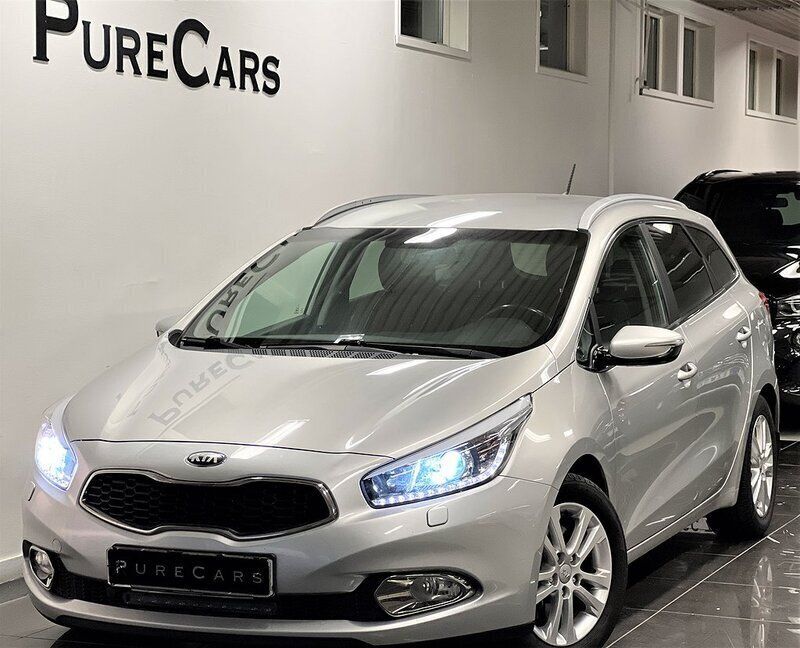 Grå Begagnad 2013 Kia Ceed Sportswagon Kombi | 84 900 kr (Marknadspris) - Bild 1/4