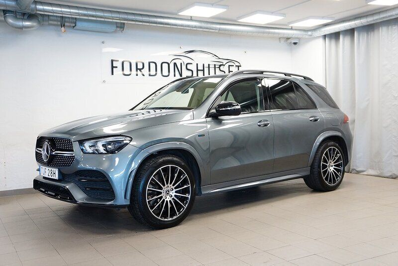 Mörkgrå Begagnad 2021 Mercedes GLE350e AMG line SUV | 669 000 kr (Superpris) - Bild 1/4