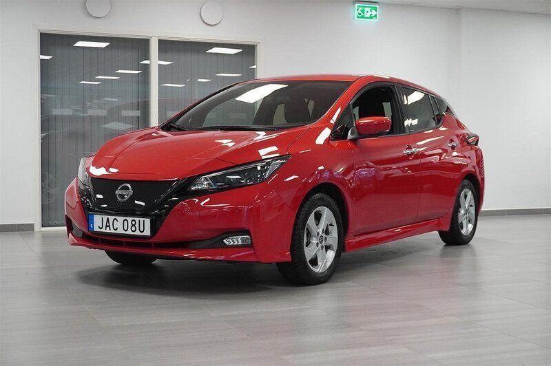 Begagnad Nissan Leaf N-Connecta 110 kW (150 HK) 2023 Okänd Halvkombi