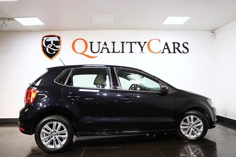 Begagnad VW Polo 90 HK (66 kW) 2016 Svart Halvkombi