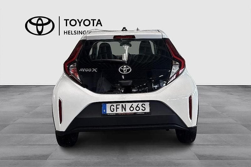 Begagnad Toyota Aygo X X-play 72 HK (52 kW) 2022 Vit SUV