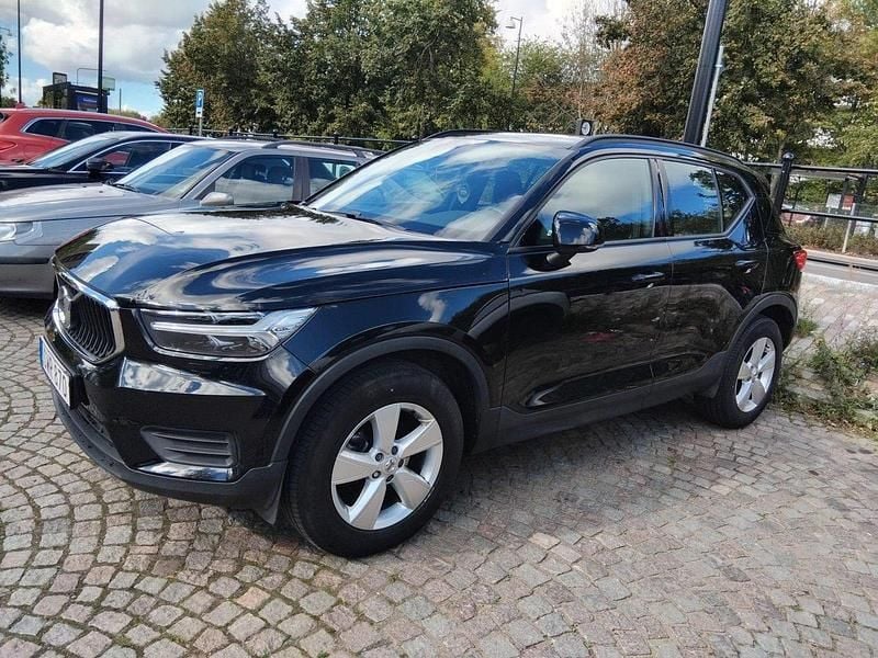 Svart Begagnad 2021 Volvo XC40 Kinetic SUV | 285 000 kr (Bra pris) - Bild 1/4