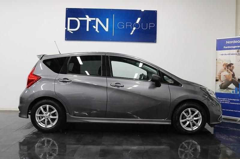 Grå Begagnad 2015 Nissan Note 360º Halvkombi | 109 500 kr - Bild 1/4