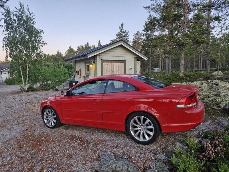 Röd Begagnad 2008 Volvo C70 Summum Cab | 159 000 kr (Lite dyr) - Bild 1/4