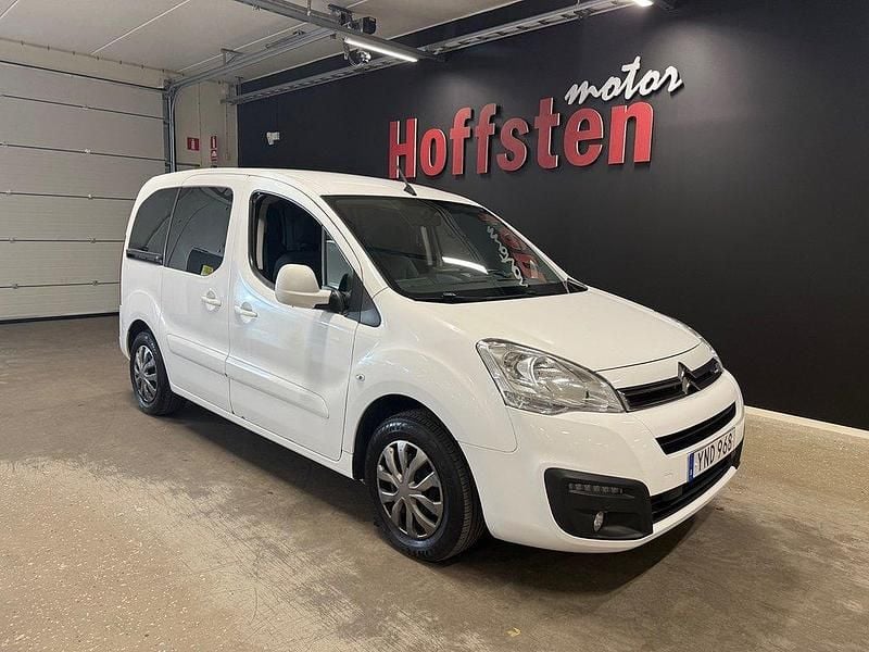 Vit Begagnad 2017 Citroën Berlingo Minibuss | 114 900 kr (Dyr) - Bild 1/4