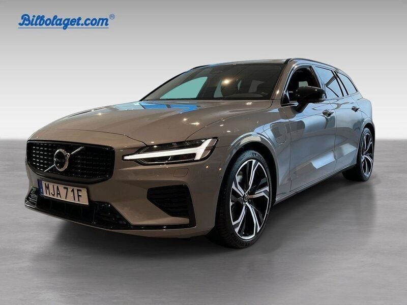 Grå Ny 2025 Volvo V60 Plus Kombi | 698 000 kr - Bild 1/4