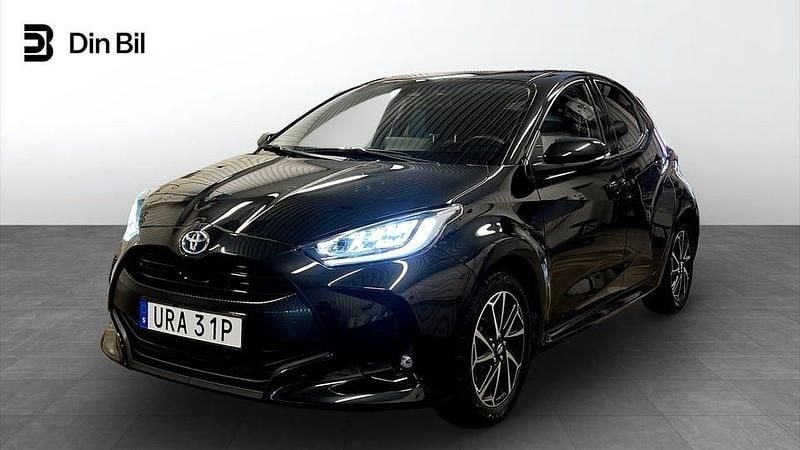 Begagnad Toyota Yaris Active 92 HK (67 kW) 2023 Svart Halvkombi