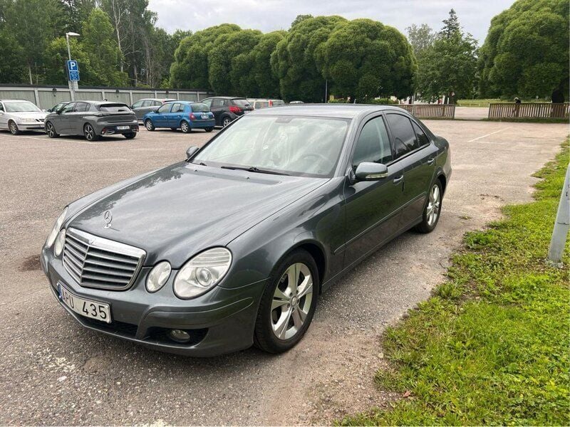 Silver Begagnad 2007 Mercedes E220 Classic Sedan | 59 000 kr (Marknadspris) - Bild 1/4