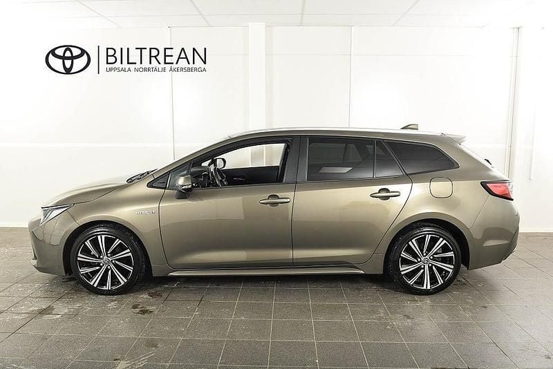 Begagnad Toyota Corolla Style 122 HK (89 kW) 2020 Grön Kombi