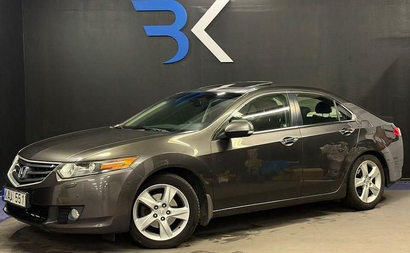 Mörkgrå Begagnad 2009 Honda Accord Executive Sedan | 79 900 kr (Marknadspris) - Bild 1/4