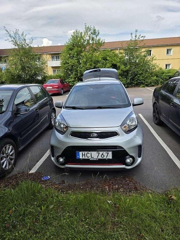 Grå Begagnad 2016 Kia Picanto Halvkombi | 55 000 kr (Marknadspris) - Bild 1/4