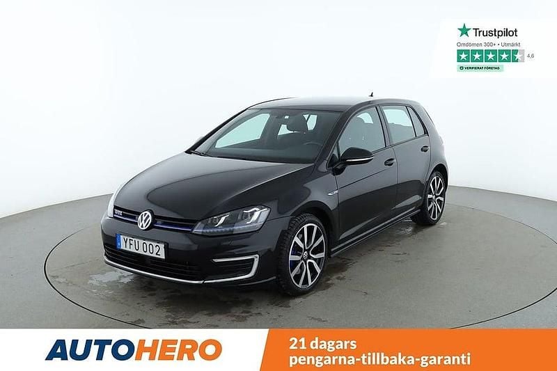 Svart Begagnad 2016 VW Golf VII GTE Halvkombi | 171 000 kr (Bra pris) - Bild 1/4