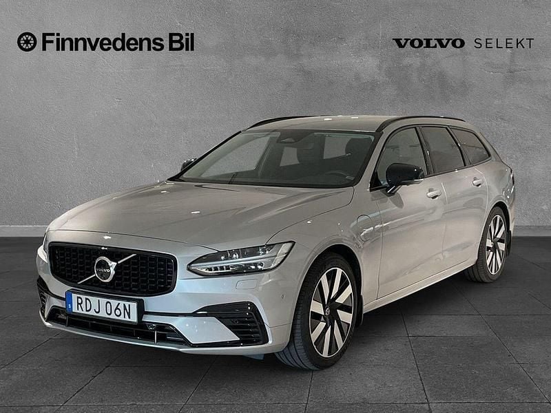 Silver Begagnad 2024 Volvo V90 Plus Kombi | 489 000 kr (Marknadspris) - Bild 1/4