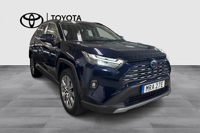Begagnad Toyota RAV4 Hybrid Executive 224 HK (164 kW) 2023 Blå SUV