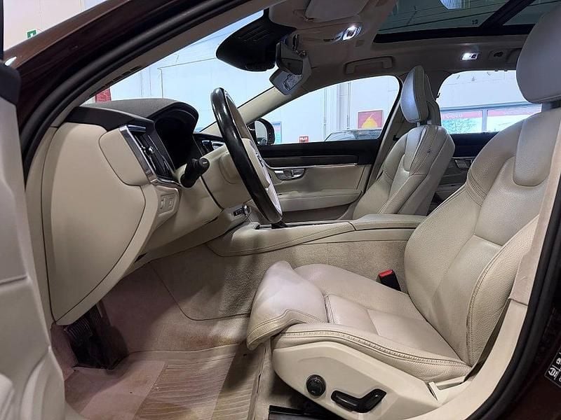Begagnad Volvo V90 CC Inscription 235 HK (172 kW) 2017 Mörkbrun Kombi