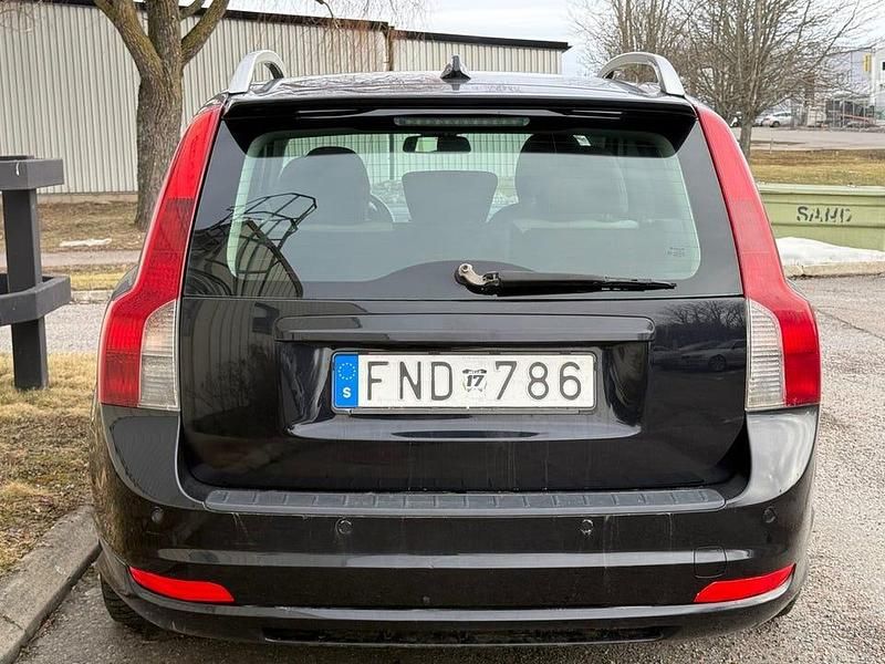 Begagnad Volvo V50 R-Design 136 HK (100 kW) 2007 Svart Kombi