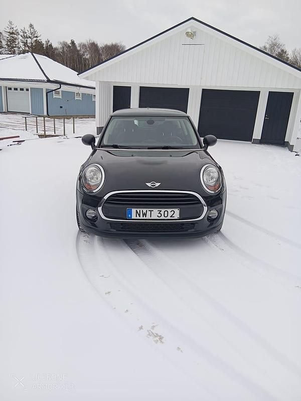 Begagnad Mini ONE 102 HK (75 kW) 2016 Halvkombi