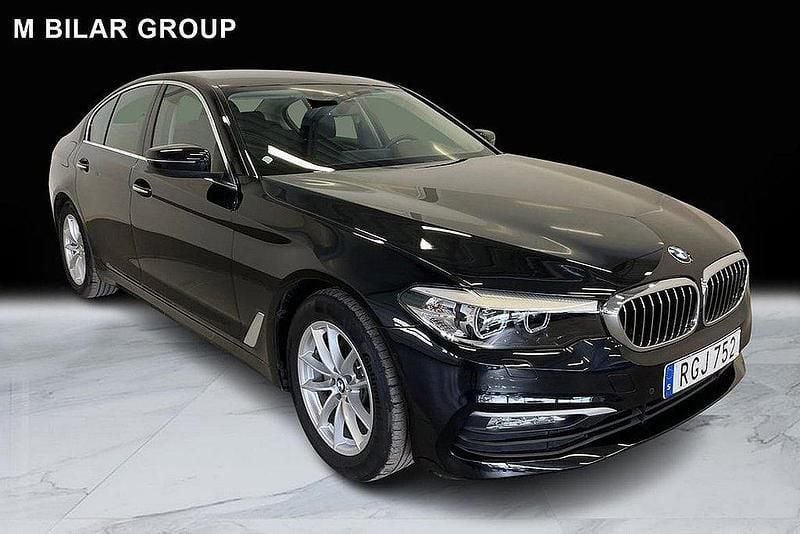 Svart Begagnad 2017 BMW 520 Sedan | 269 000 kr (Bra pris) - Bild 1/4