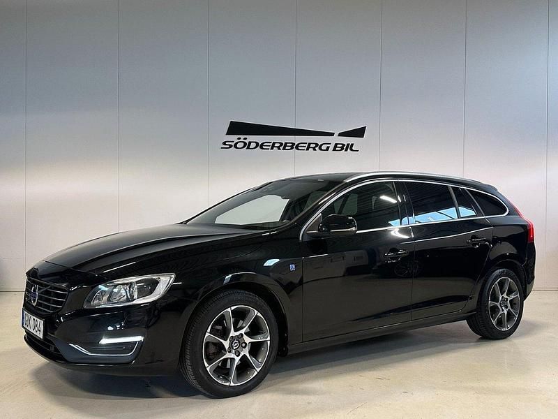 Svart Begagnad 2015 Volvo V60 Ocean Race Kombi | 169 900 kr (Lite dyr) - Bild 1/4