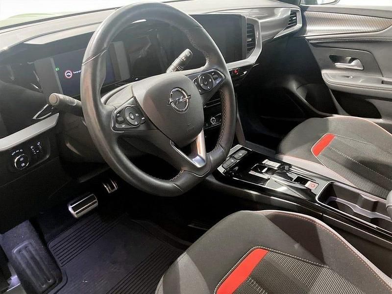 Begagnad Opel Mokka-e GS Line 100 kW (136 HK) 2022 Grön SUV