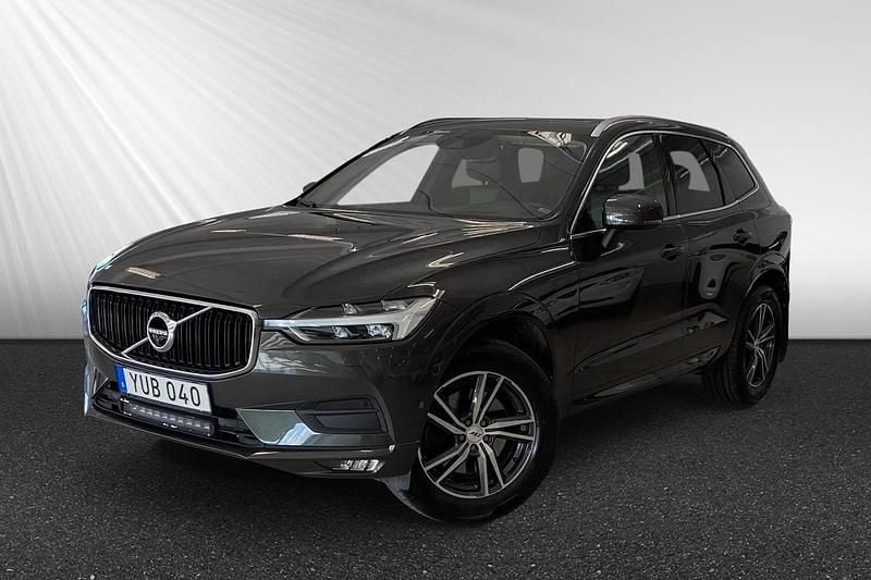 Grå Begagnad 2017 Volvo XC60 Business Edition SUV | 249 800 kr (Marknadspris) - Bild 1/4