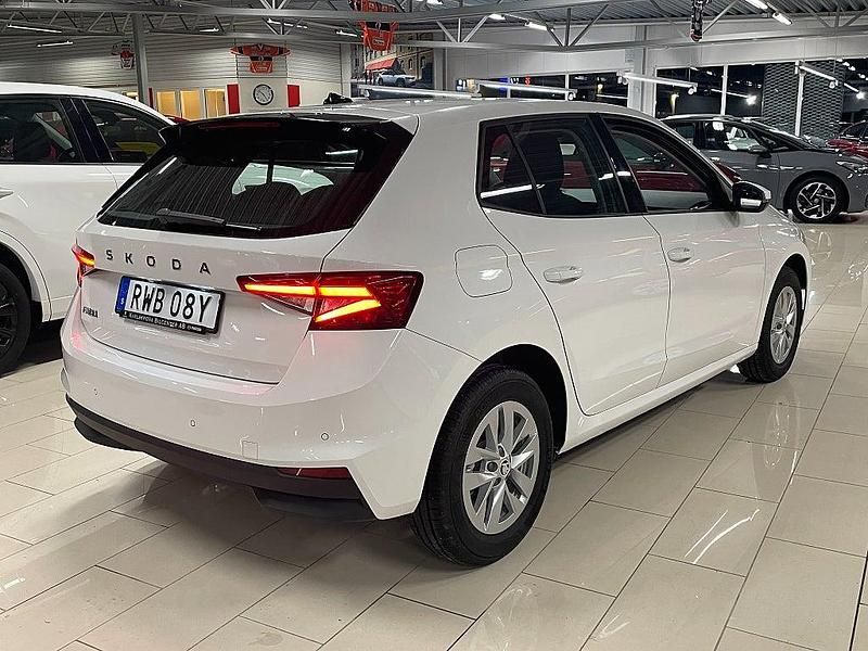 Ny Skoda Fabia Selection 116 HK (85 kW) 2025 Vit Halvkombi