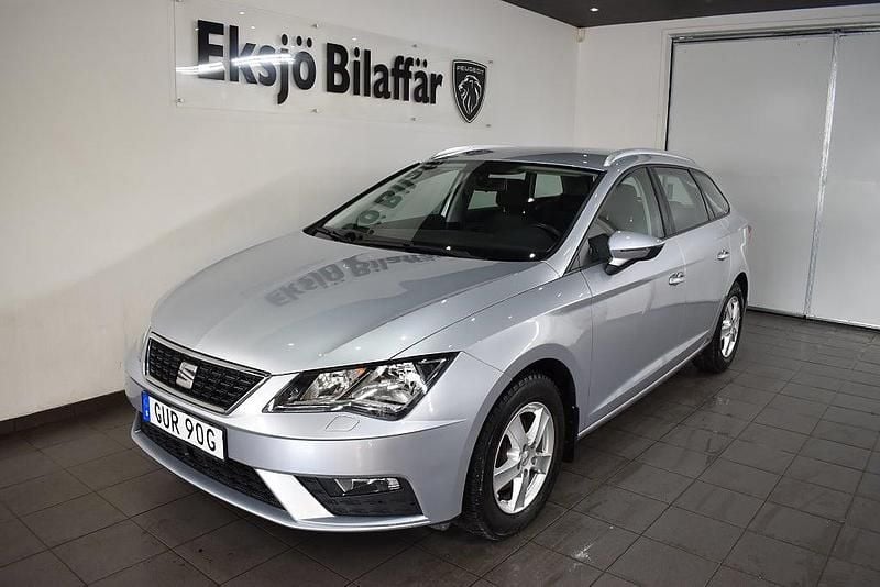 Silver Begagnad 2020 Seat Leon ST Style Kombi | 149 500 kr (Bra pris) - Bild 1/4