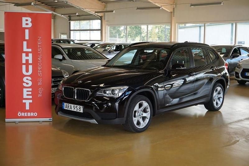 Svart Begagnad 2013 BMW X1 SUV | 149 000 kr (Lite dyr) - Bild 1/4
