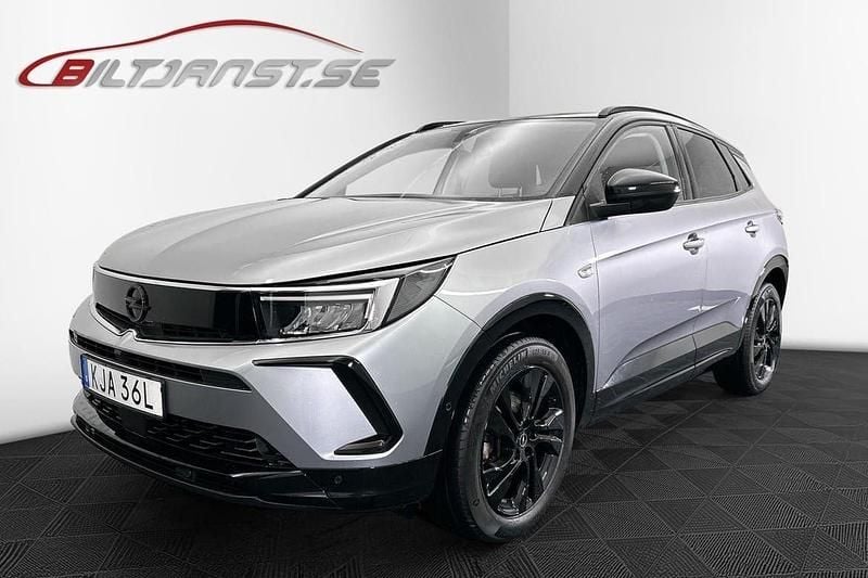 Grå Begagnad 2023 Opel Grandland X GS Line SUV | 289 900 kr (Lite dyr) - Bild 1/4