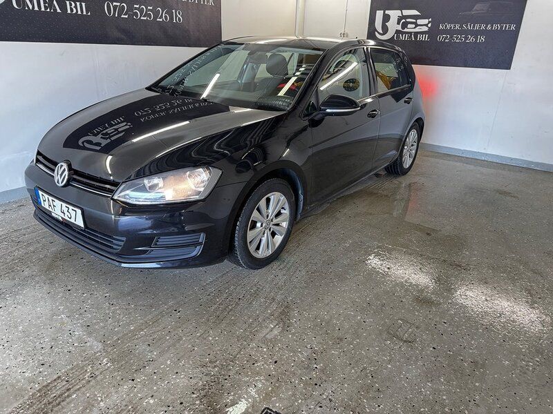 Svart Begagnad 2016 VW Golf VII Halvkombi | 92 900 kr (Marknadspris) - Bild 1/4
