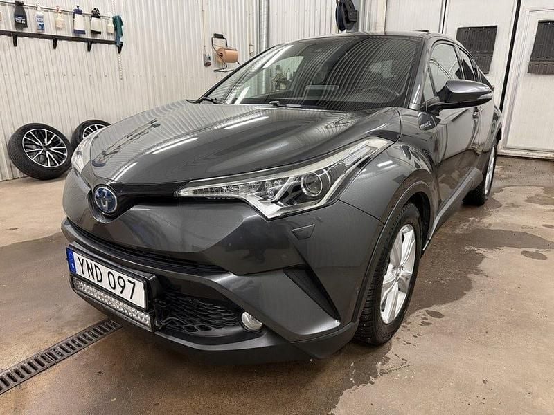 Begagnad Toyota C-HR Executive 122 HK (89 kW) 2017 Grå SUV