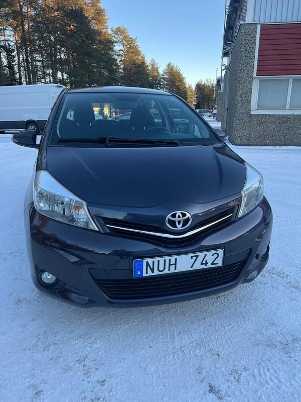 Begagnad Toyota Yaris 99 HK (72 kW) 2011 Halvkombi