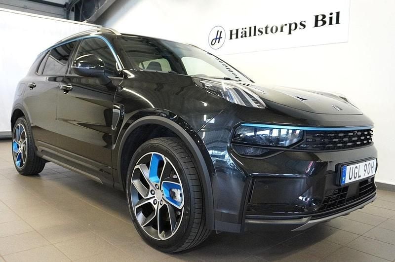 Svart Begagnad 2024 Lynk & Co 01 SUV | 339 900 kr (Marknadspris) - Bild 1/4
