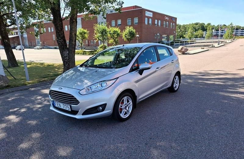 Begagnad Ford Fiesta 80 HK (58 kW) 2014 Halvkombi