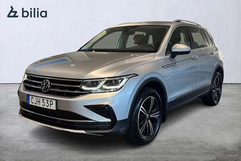Silver Begagnad 2021 VW Tiguan Elegance SUV | 259 900 kr (Bra pris) - Bild 1/4