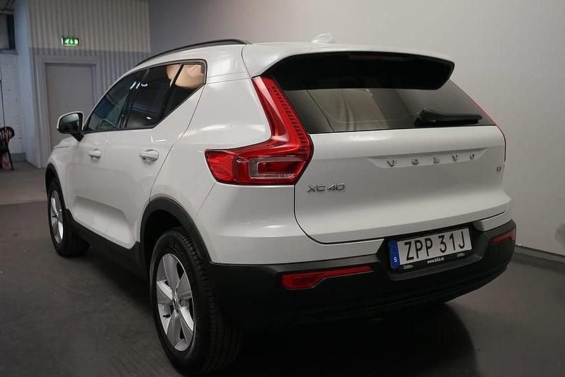 Begagnad Volvo XC40 Kinetic 165 HK (121 kW) 2019 Vit SUV