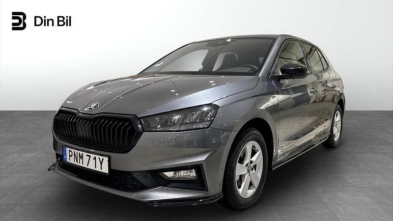 Graphite grey metallic Begagnad 2025 Skoda Fabia Monte Carlo Halvkombi | 279 900 kr - Bild 1/4