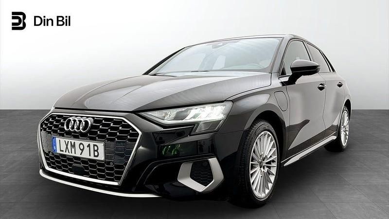 Brilliantsvart Begagnad 2024 Audi A3 Advanced Plus SUV | 299 000 kr (Marknadspris) - Bild 1/4