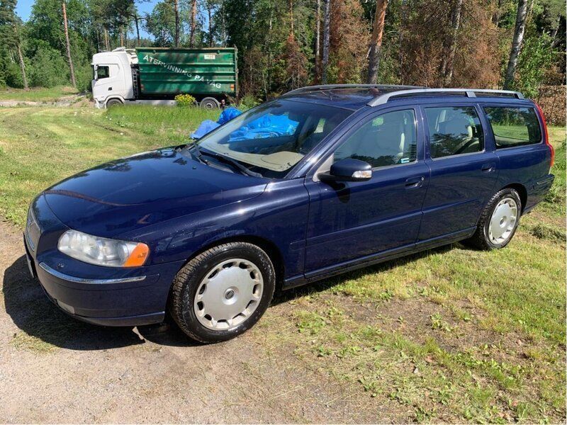 Blå Begagnad 2007 Volvo V70 Summum Kombi | 29 500 kr (Lite dyr) - Bild 1/4
