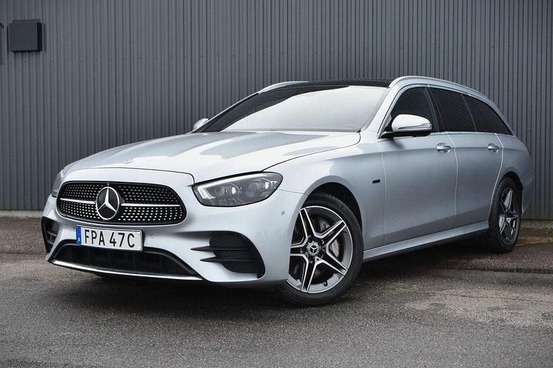 Silver Begagnad 2020 Mercedes E300 AMG Kombi | 369 900 kr (Marknadspris) - Bild 1/4
