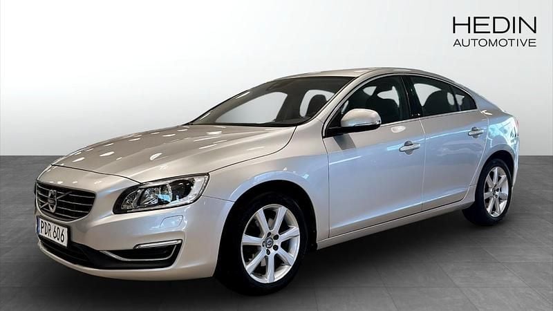 Silver Begagnad 2016 Volvo S60 Momentum Sedan | 184 900 kr (Marknadspris) - Bild 1/4