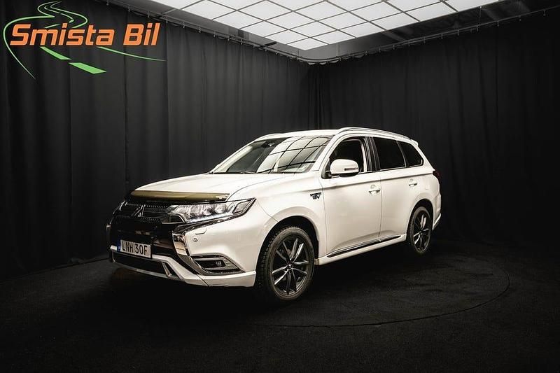 Vit Begagnad 2019 Mitsubishi Outlander SUV | 209 800 kr - Bild 1/3